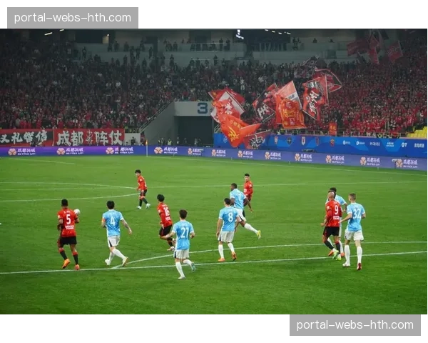 【2026年4月中超联赛·赛后·特写赛后谢场，南通支云远征军高歌鼓舞失利球队