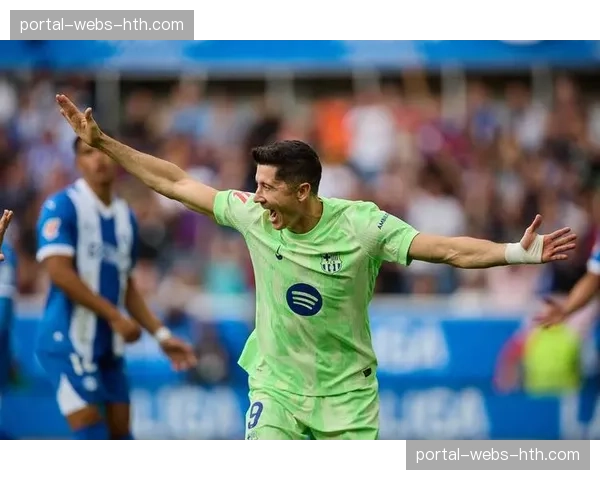 莱万传记作者透露：球员不适应在巴萨成为替补，未来可能去美职联和沙特