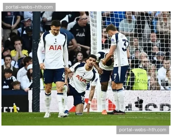 热刺15轮不胜深陷降级区，保级形势严峻